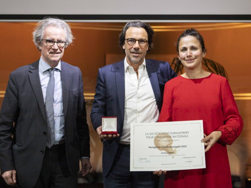 Anthony Dubut, Président d'InnovaFonds, reçoit le prix Montgolfier de la part du Comité des Arts Économiques